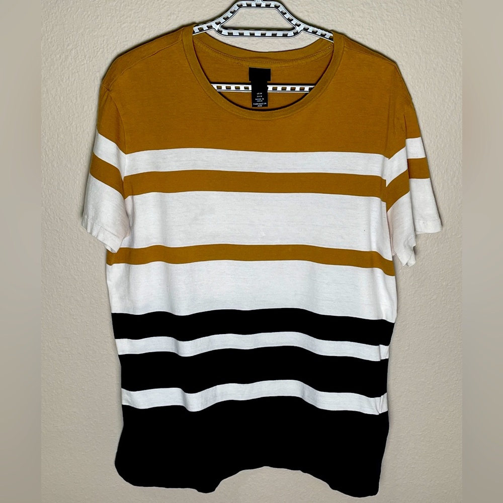 Medium Size H&M T-Shirt